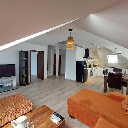Utulny Apartman V Bratislava 4 Exterior photo